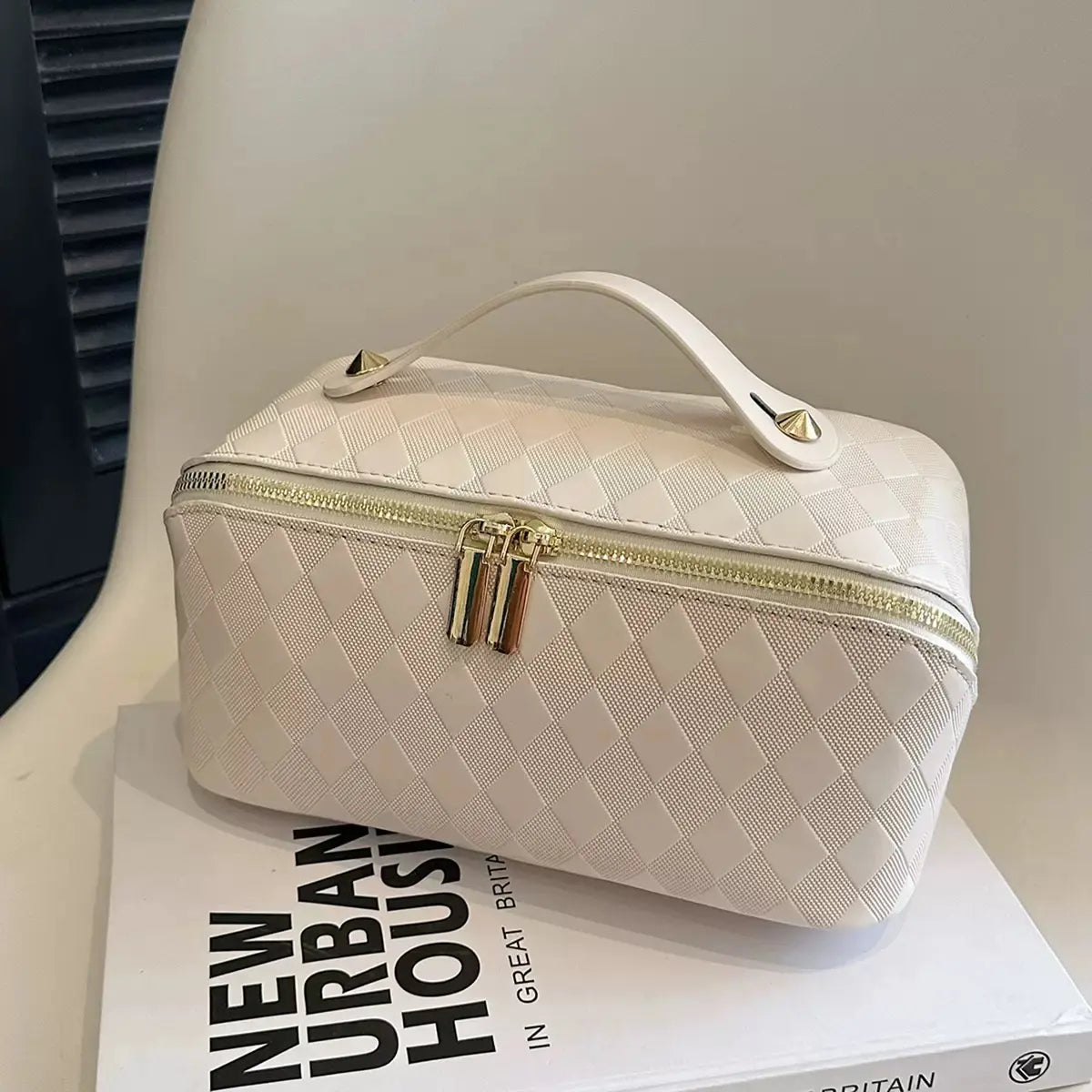 Travel Makeup Bag for Women, Lay-Flat Quilted Cosmetic Organizer, Waterproof and Portable Makeup Bag, Slanted Opening, Toiletry Bag, PU Cosmetic Organizer Bag, Handheld Cosmetic Pouch, Gift for Her